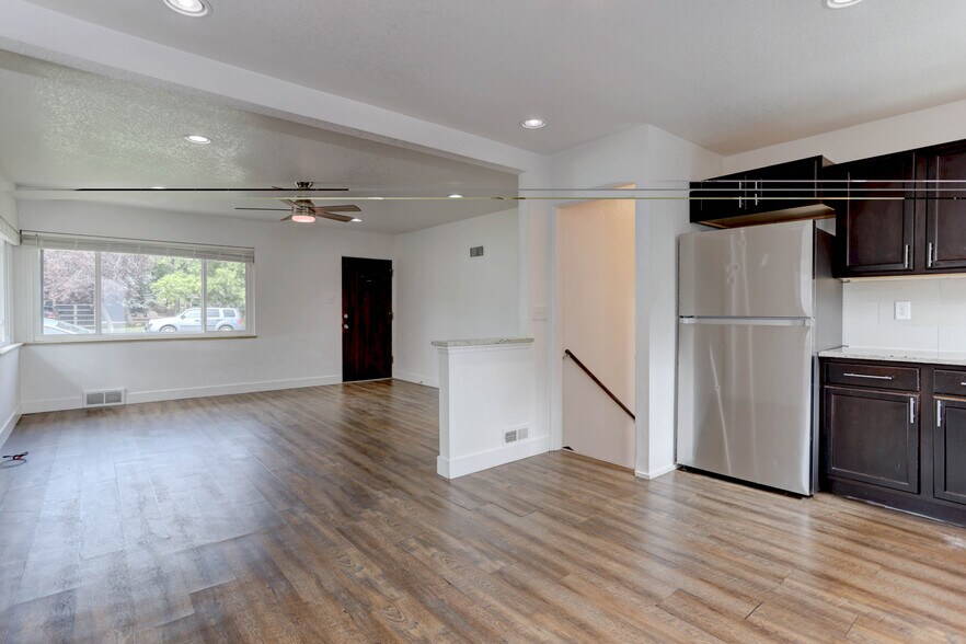Building Photo - 740 19th St