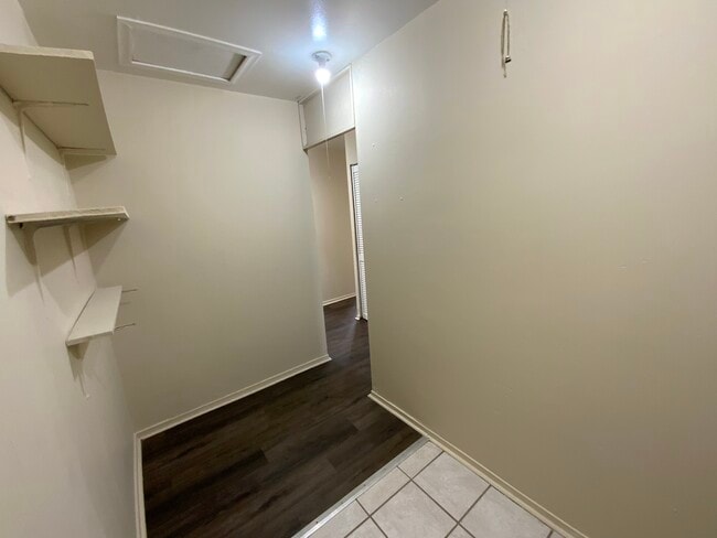 Building Photo - 1503 Fairwood St