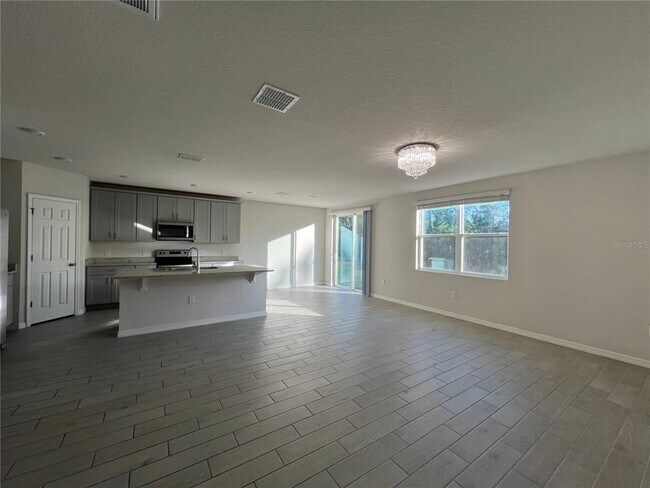 Building Photo - 17245 Cagan Crossings Blvd