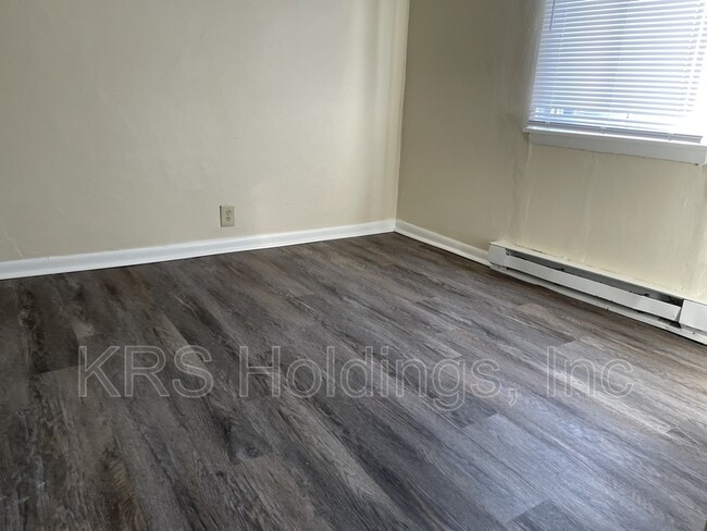 Building Photo - 611 W Ocean View Ave