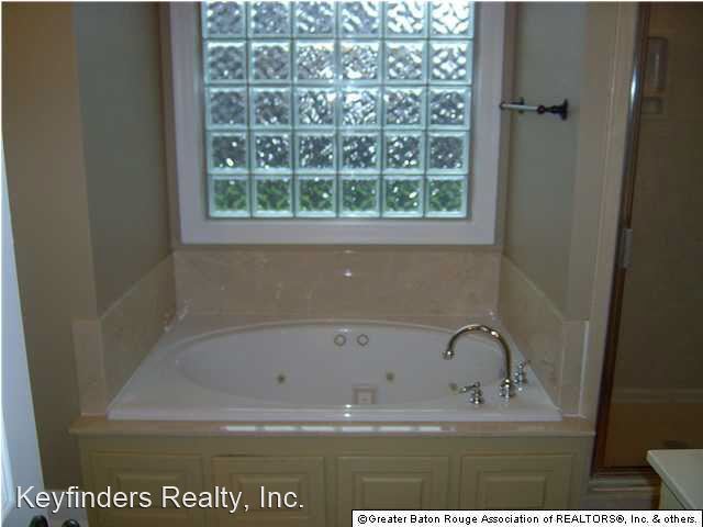 Building Photo - 4 br, 3 bath House - 8556 Glenfield Drive