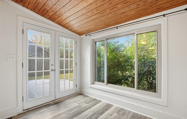 Building Photo - 2 Bed | 1 Bath Near Cherry Street!