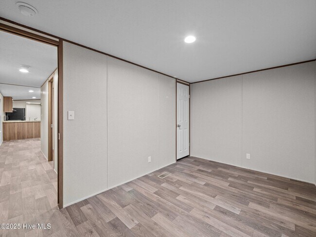 Building Photo - 113 Trott Ln