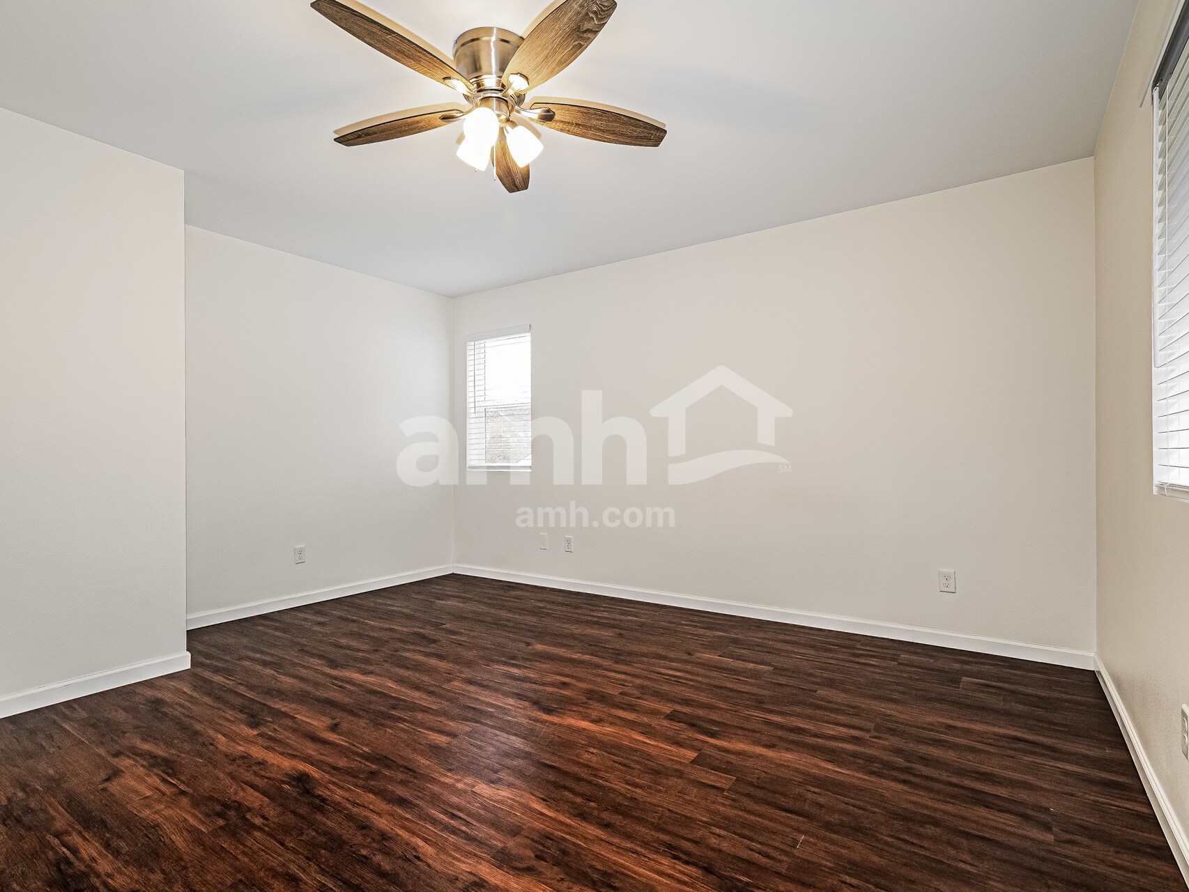 Building Photo - 748 Fenway Ln