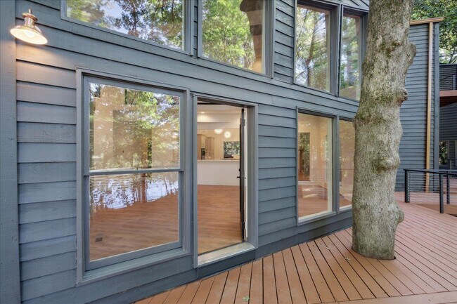 Building Photo - 439 Barbara Ln