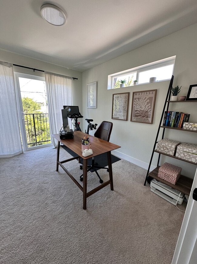 Building Photo - Modern Ballard Townhouse | 3 Beds, 2.5 Bat...