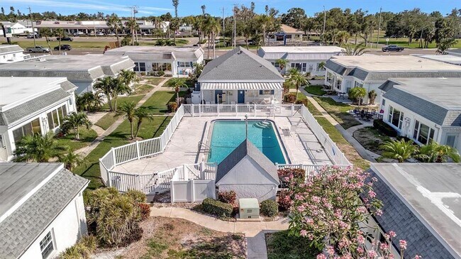 Building Photo - 9819 Hernando Ct