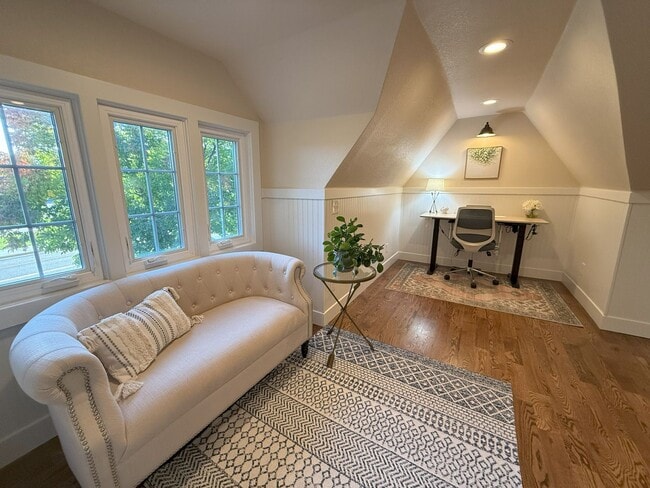 Building Photo - LITTLETON CHARM!!! CORNER LOT, BRICK HOME WITH GARAGE, AVAILABLE NOW, $0 DEPOSIT OPTIONS