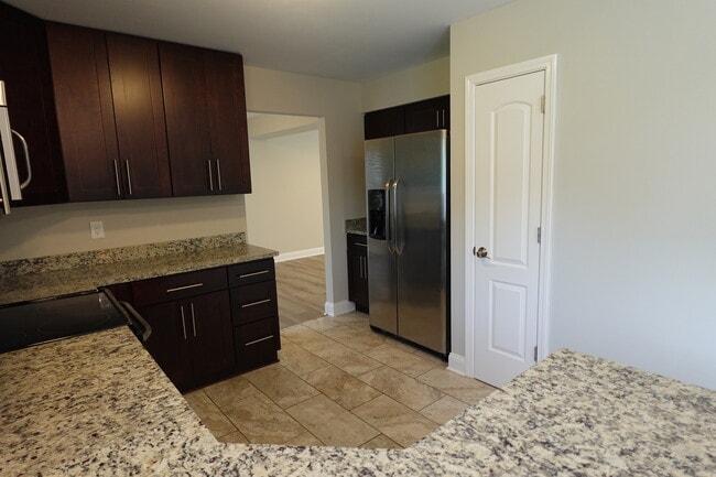 Building Photo - 1259 Knollwood Cir