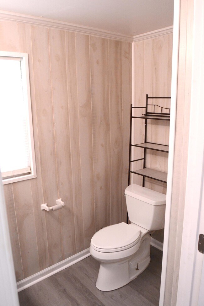 Building Photo - 279 Poe Dr