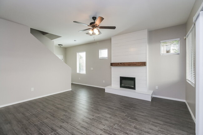 Building Photo - 4178 E Orchid Ln