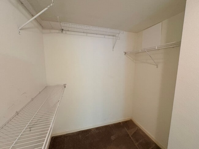 Building Photo - 2/2 Condo for Rent in Fort Myers