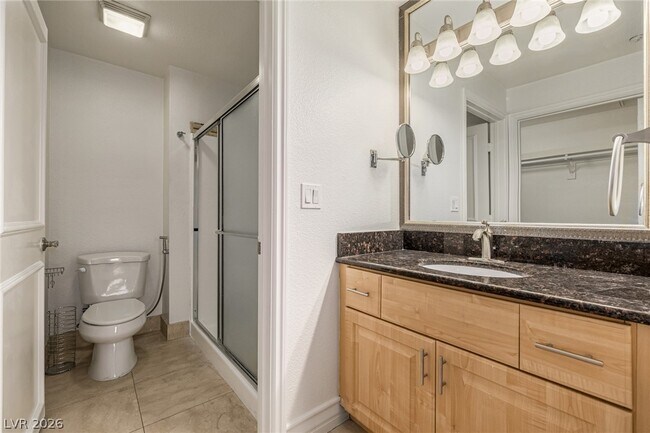 Building Photo - 210 E Flamingo Rd