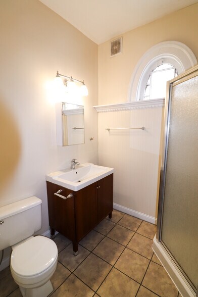 Building Photo - 2615 Eden Ave