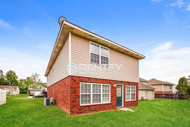 Building Photo - 2027 Quill Ct