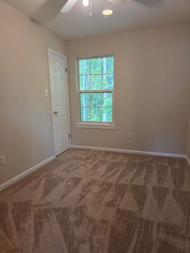 Building Photo - Twin Home in Saddlebrook