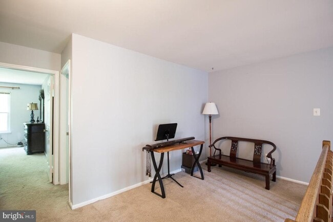 Building Photo - 15 Andover Cir