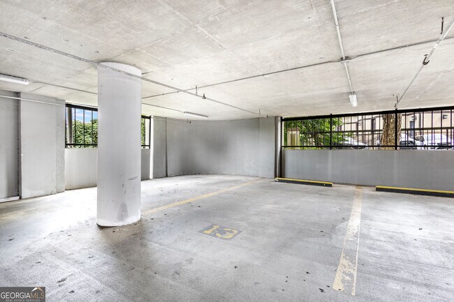 Building Photo - 2161 Peachtree Rd NE