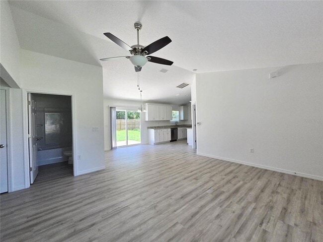 Building Photo - 1781 NE 6th Ave