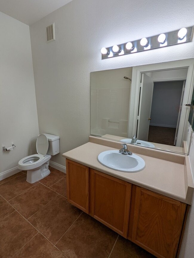 Building Photo - 905 Duckhorn Ct