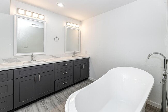 Building Photo - 5716 Alvarado Dr