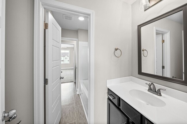 Building Photo - Two Bedroom with Garage!