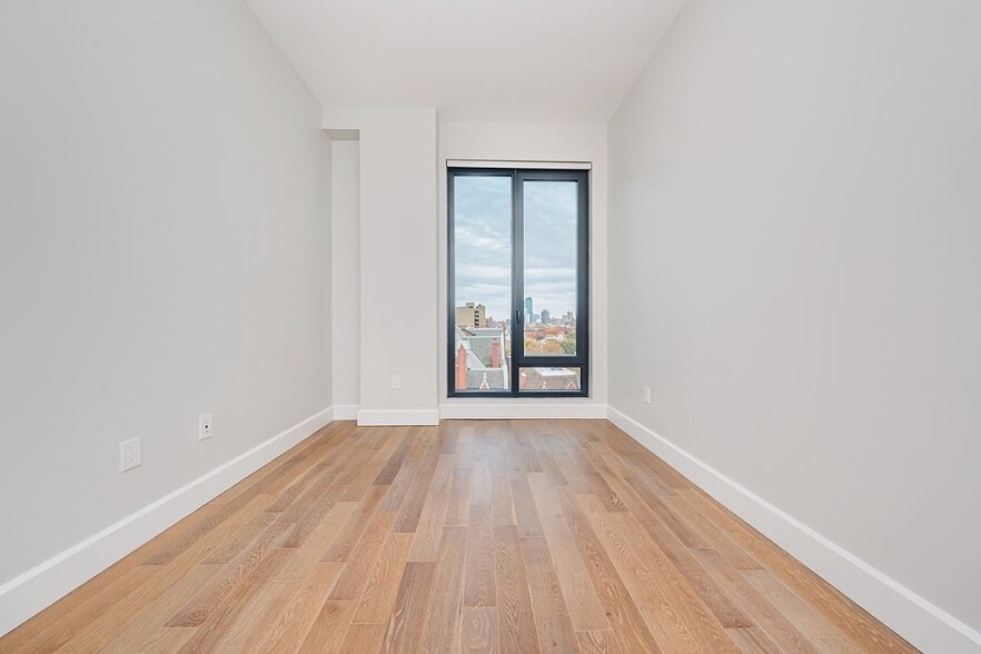 Building Photo - 262 9th St