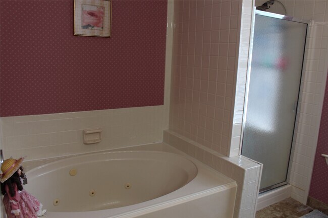 Building Photo - 7063 River Garden Dr