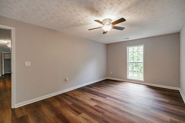 Building Photo - 2603 Hog Mountain Rd