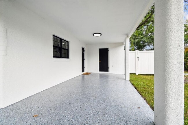 Building Photo - 4910 N Darby Ave