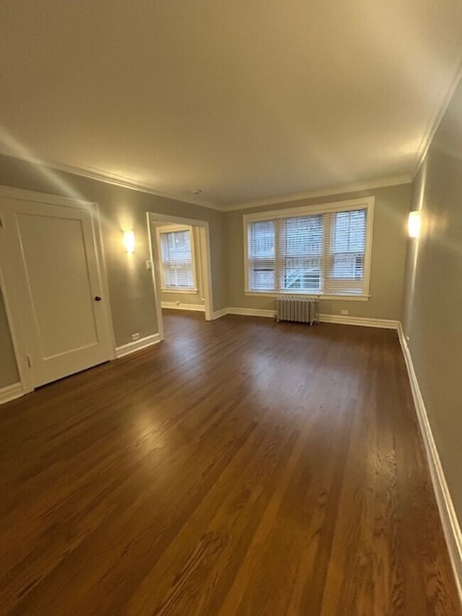 Building Photo - Edgewater Studio with Heat and Cooking Gas...