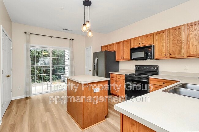 Building Photo - 3055 Golden Dale Ln