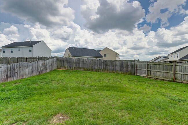 Building Photo - 3 bedroom 2 bath home for rent!