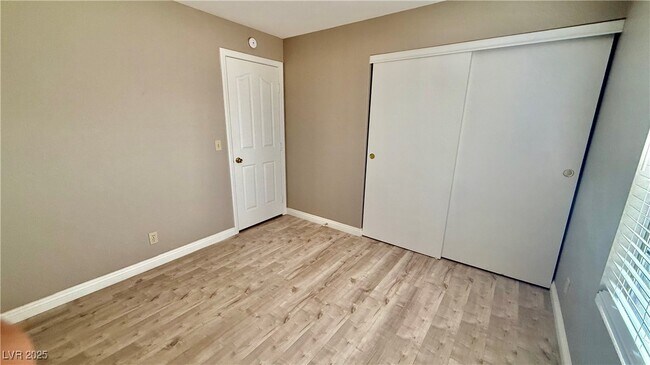 Building Photo - 2633 S Durango Dr