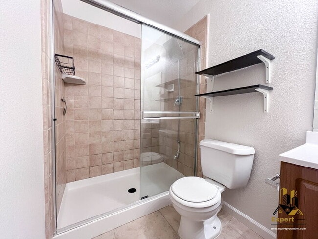 Building Photo - 224 Loon Lake St