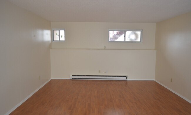 Building Photo - 552 Shennecossett Rd