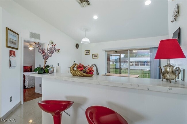 Building Photo - 1228 NW 14th Pl