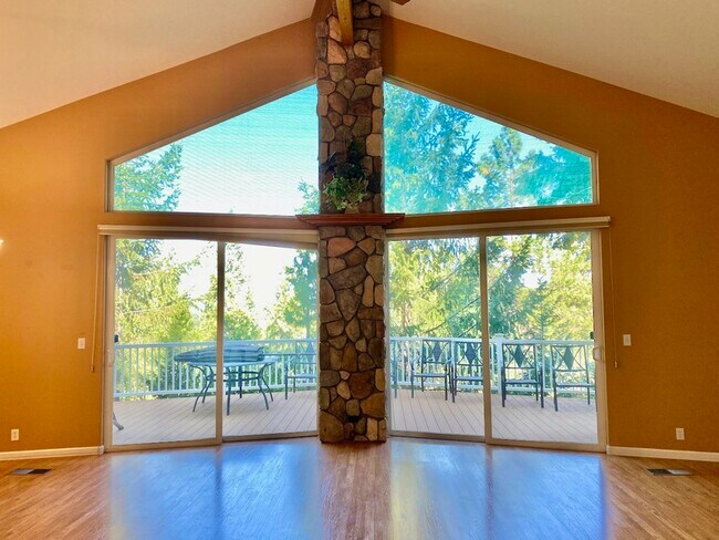 Building Photo - 13055 Summit Ridge Dr