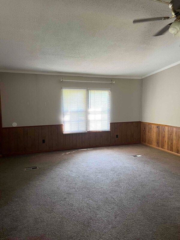 Building Photo - 268 Seymour Dr S