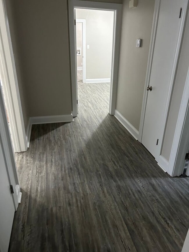 Building Photo - 3 bedroom, two bath home for rent