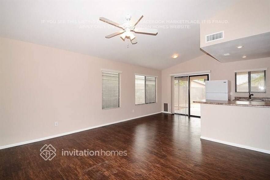 Building Photo - 3127 W Donald Dr