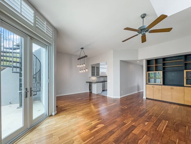 Building Photo - Stunning 3B/3BA House in Del Mar!