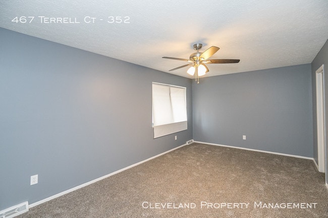Building Photo - 2 Bedroom Richmond Hts Condo