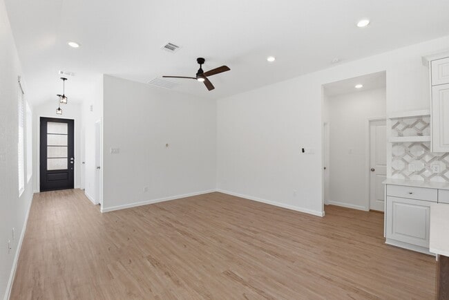 Building Photo - 4264 Waterlily Spg Wy