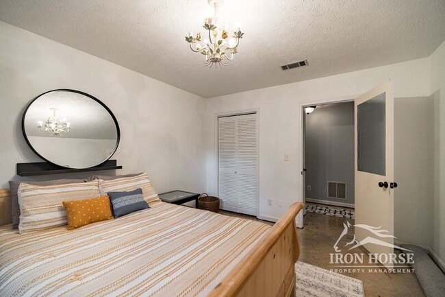 Building Photo - 130 Austin Dr