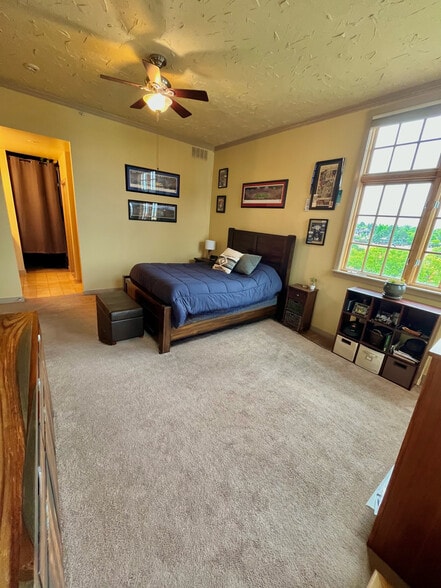 Master Suite - 275 S Harrison St