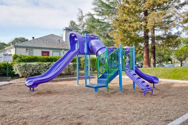 Building Photo - 39581 Ross Common