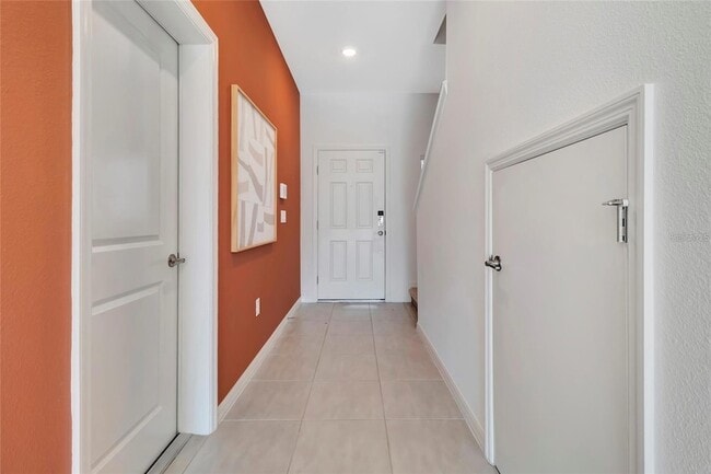 Building Photo - 2596 Penguin Blvd