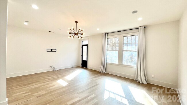 Building Photo - 610 West Blvd