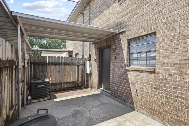 Building Photo - 85 E Caldwood Dr